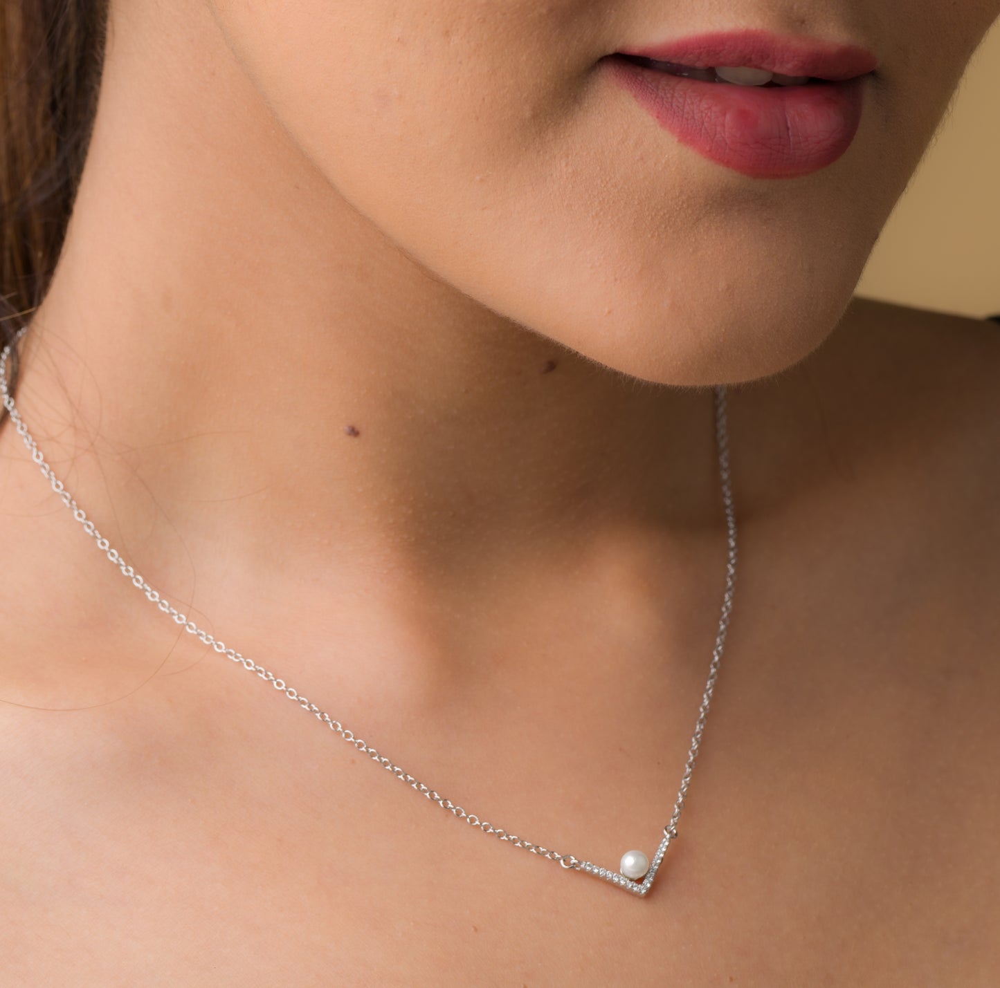 Elegant Pearl Pendant Chain - 925 Silver