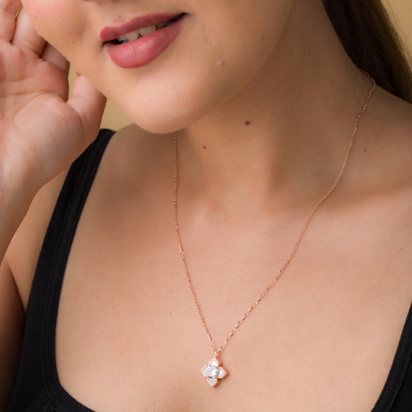 Mother Of Pearl Clover Pendant Chain - 925 Silver