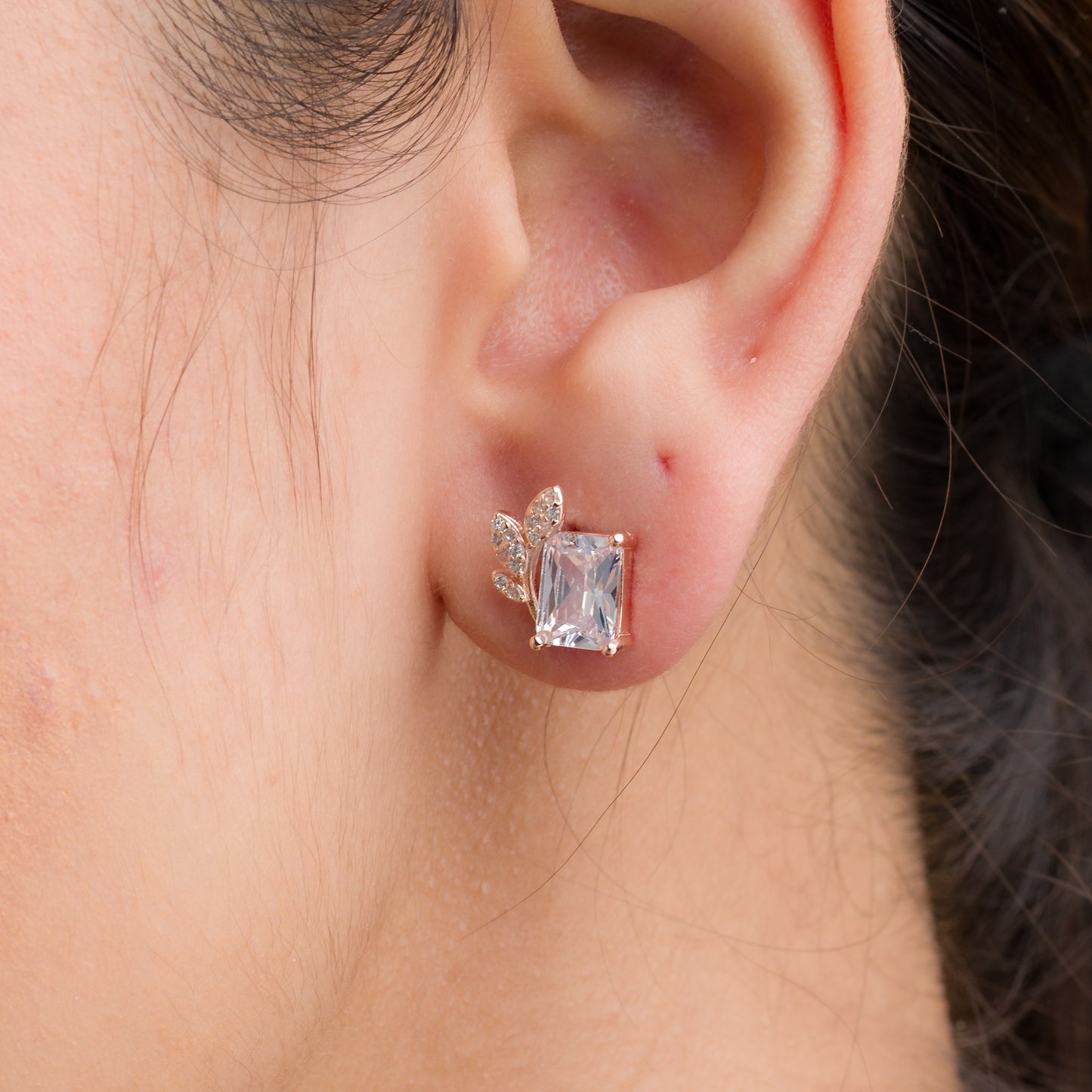 Classy Leaf Stud Earrings - 925 Silver