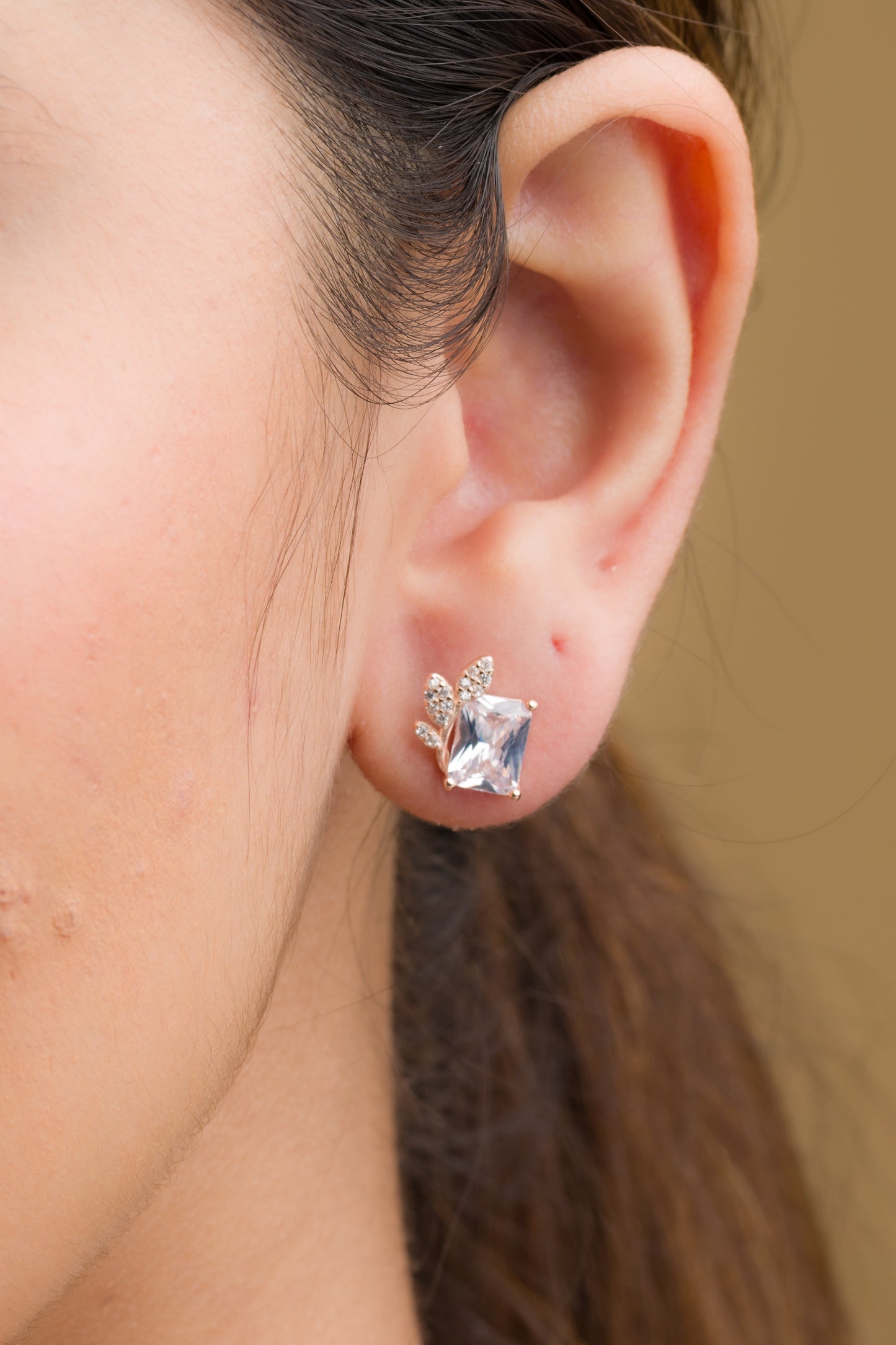 Classy Leaf Stud Earrings - 925 Silver
