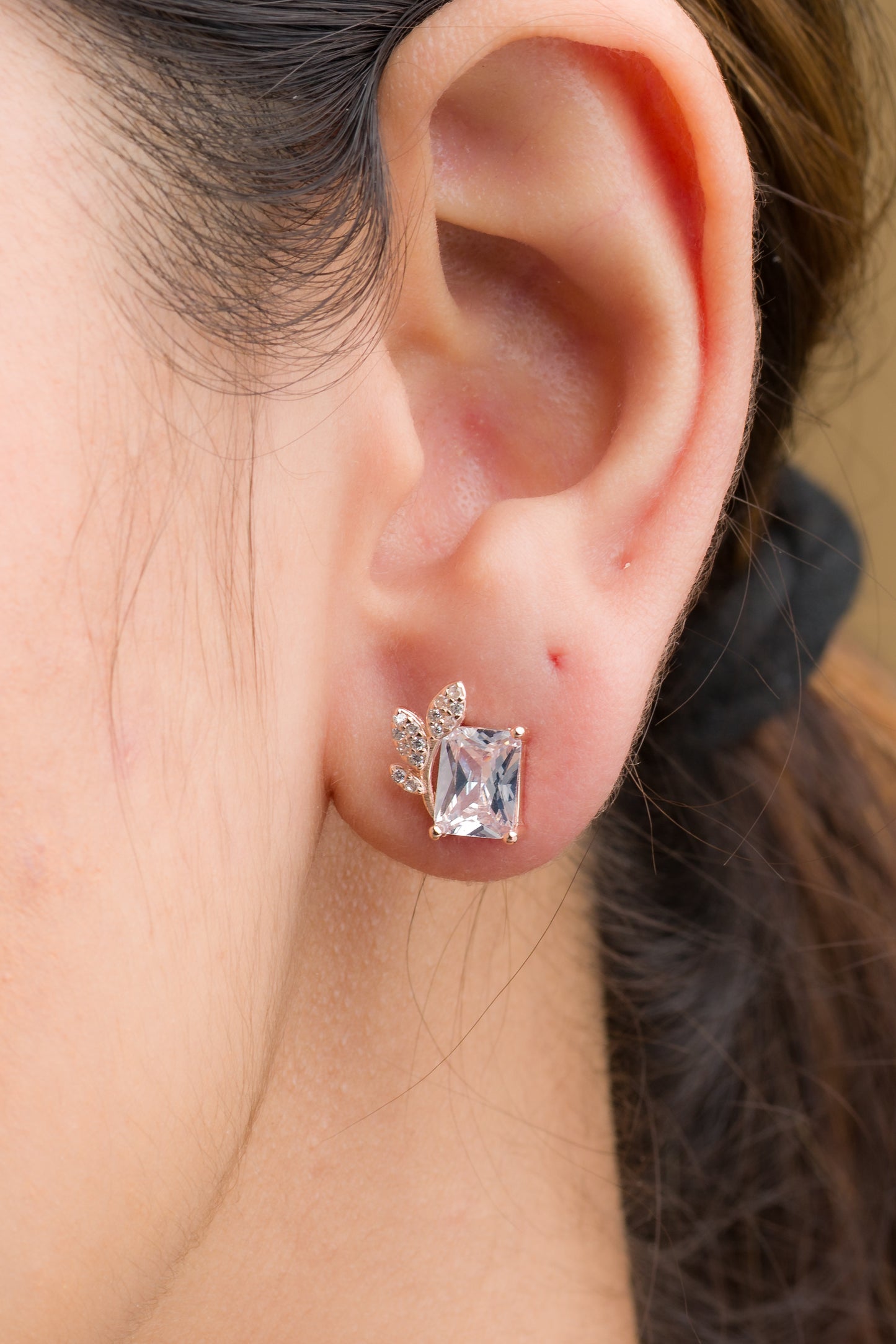 Classy Leaf Stud Earrings - 925 Silver
