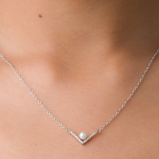 Elegant Pearl Pendant Chain - 925 Silver