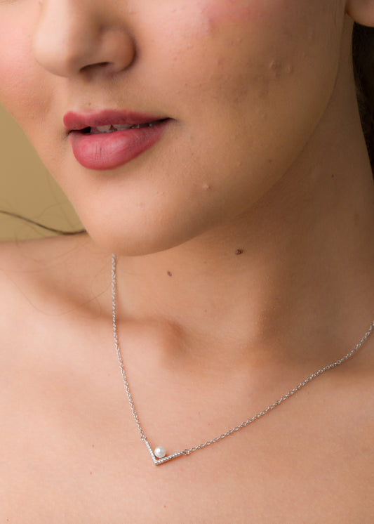Elegant Pearl Pendant Chain - 925 Silver