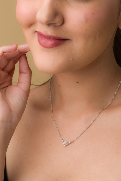 Elegant Pearl Pendant Chain - 925 Silver
