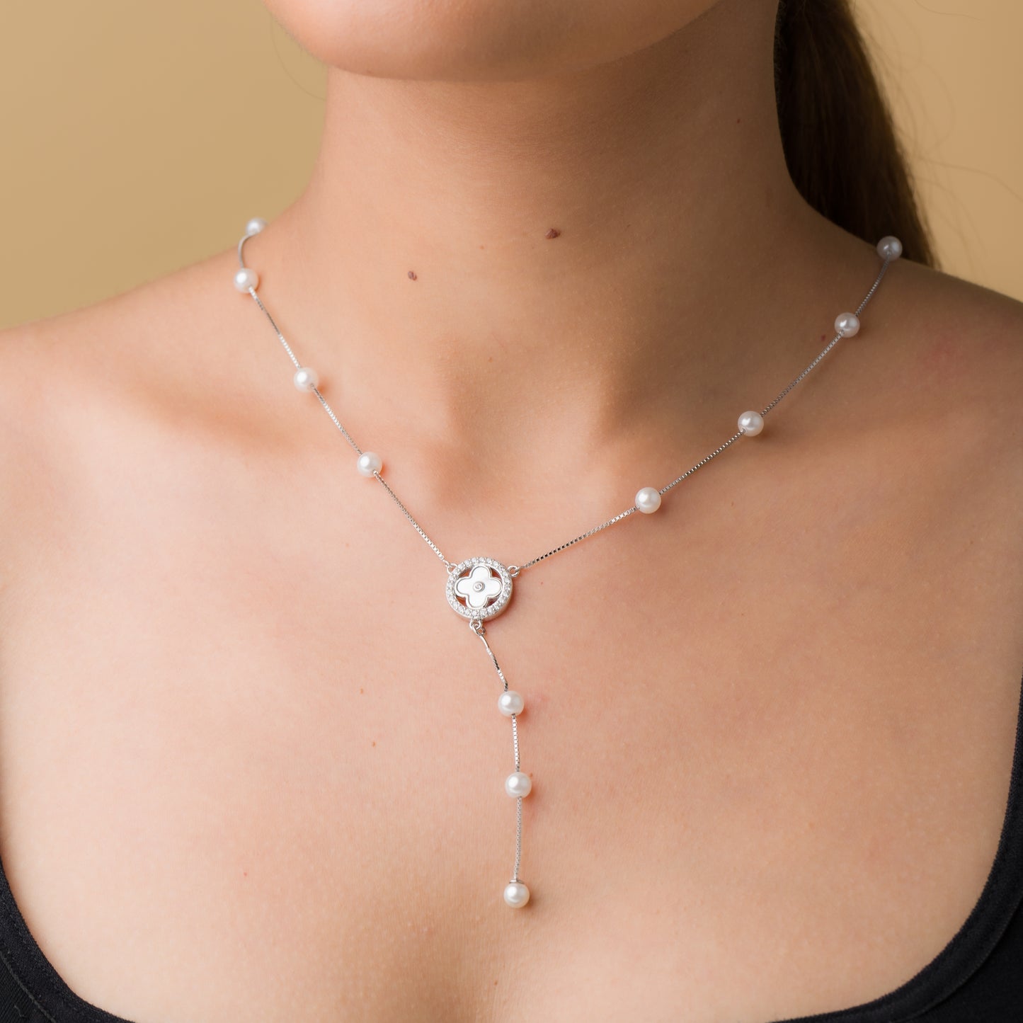 Mother Of Pearl Clover Chain Pendant - 925 Silver