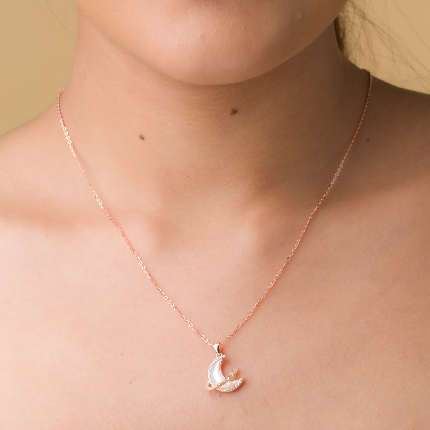 Moon Pendant Chain - 925 Silver