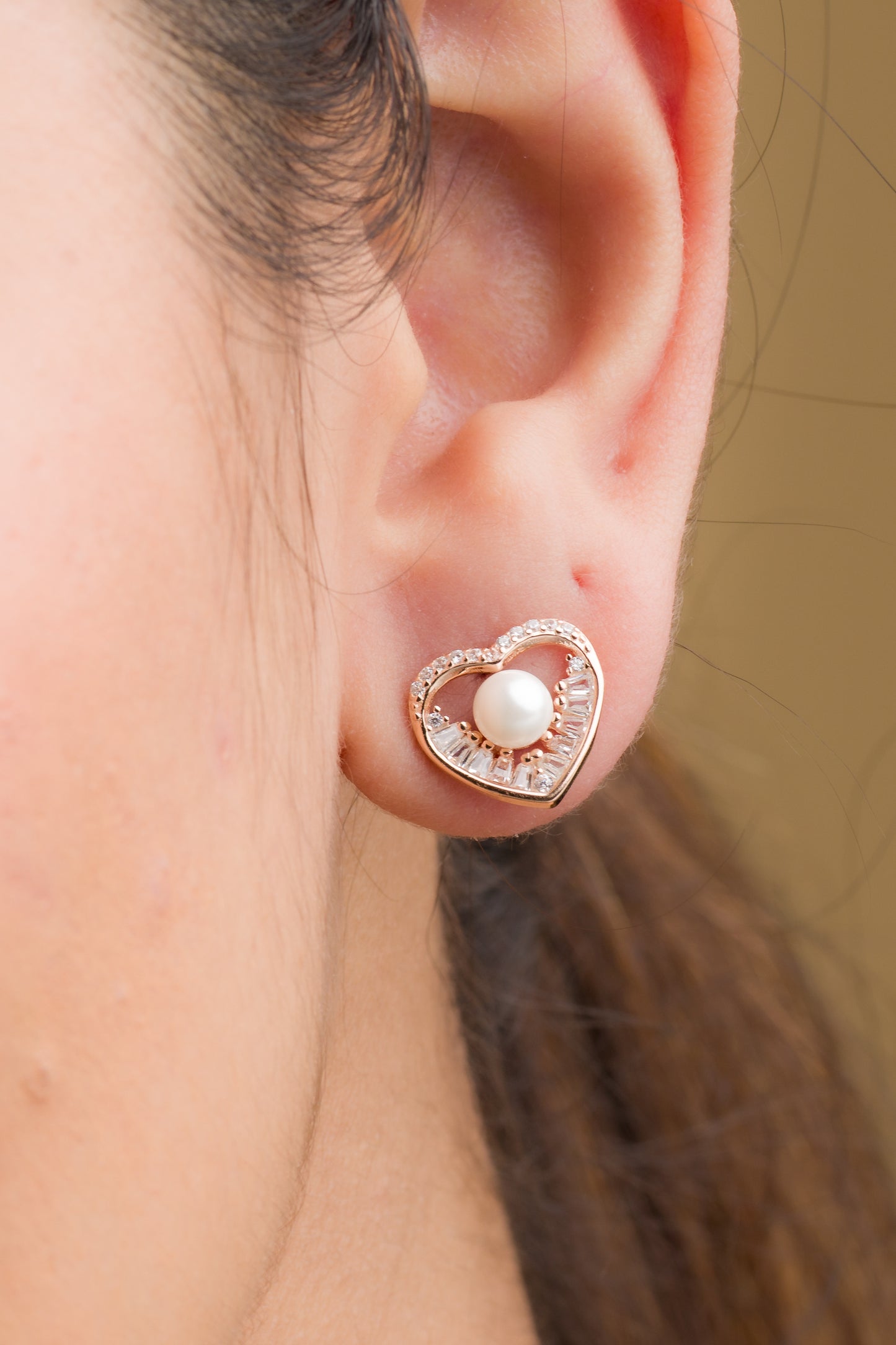 Pearl Heart Stud Earrings - 925 Silver