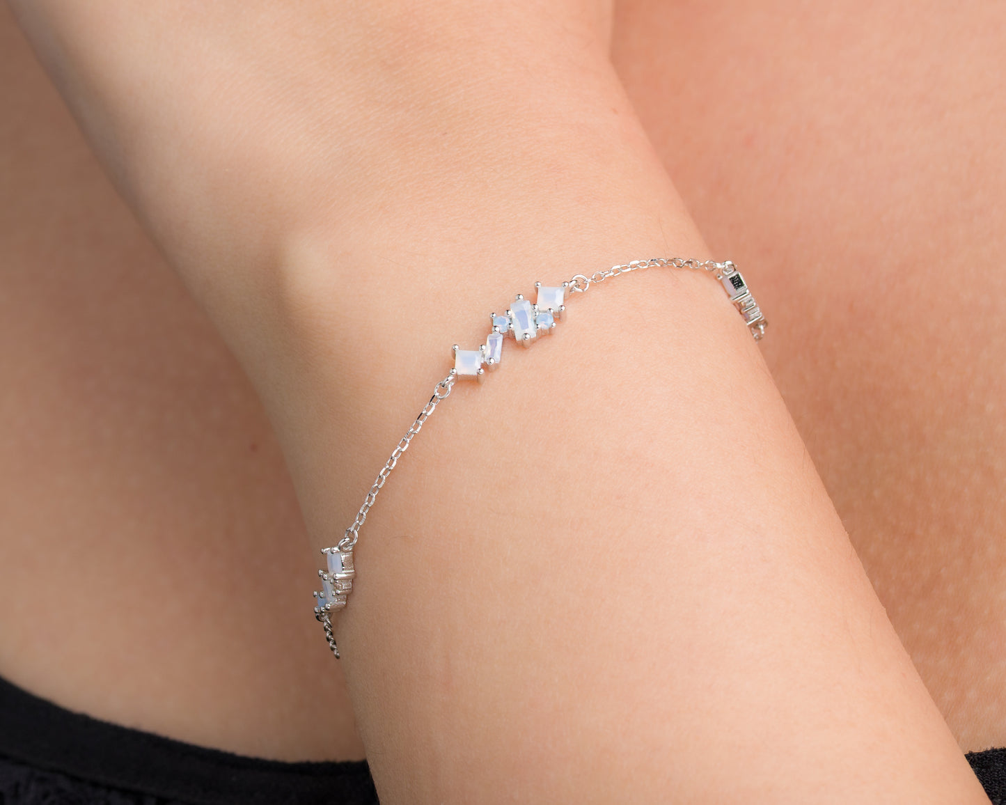 Elegant Forsted Crystal Bracelet - 925 Silver